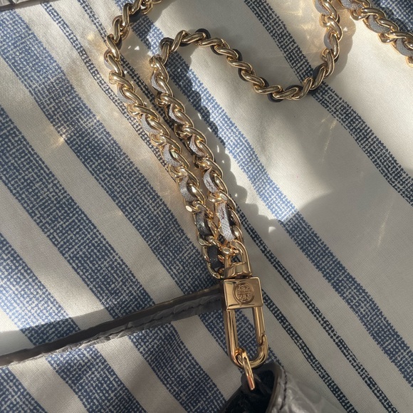 Tory Burch Robinson Embossed Chain Wallet - Picture 9 of 9